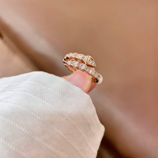 Bvlgari Rose Gold Bow Crystal Ring – Elegant Luxury Jewelry