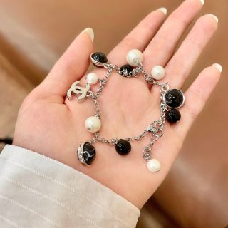 CHANEL Isadora Pearl Charm Bracelet