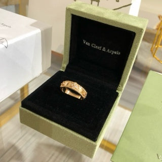 Van Cleef & Arpels Golden Blossom Slim Band Ring