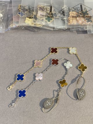 Van Cleef & Arpels Alhambra 5-motif bracelet in mixed-color natural stones