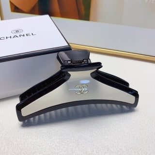 CHANEL Valora Monochrome Luxe Hair Claw Clip