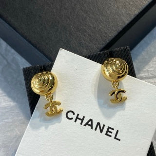 CHANEL Marina Seashell Gold Stud Earrings