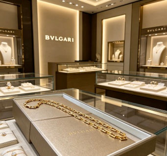 Bvlgari Gold Geometric Chain Necklace – Elegant Luxury Jewelry